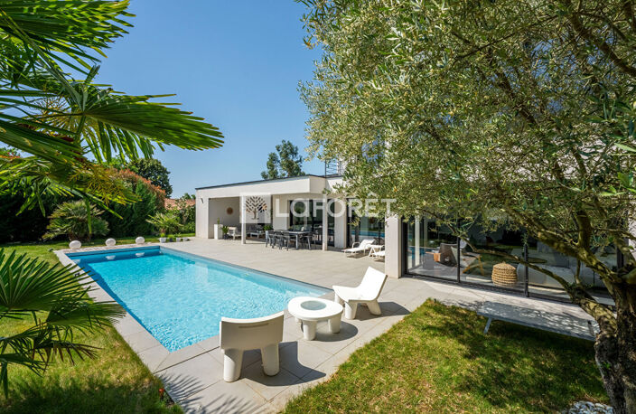 Villa Saint-Bonnet-de-mure -258m2 - Terrain - Pisicine — photo 2