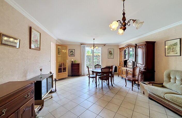 EXCLUSIVITÉ- LA CHAUSSÉE SAINT VICTOR- Pavillon Plain- Pied — photo 3