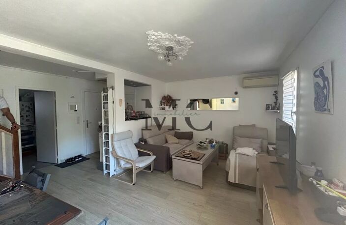 MAISON DE VILLE - T4 - JARDIN - BOX FERME — photo 2