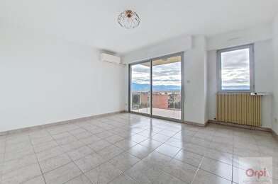 Appartement 3 pièces 880 €