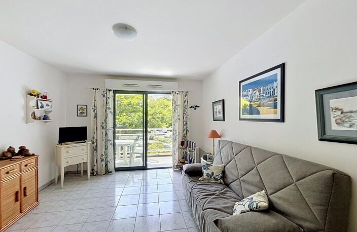 Grand studio avec balcon À Vendre la rochelle proche parc franck delmas — photo 2