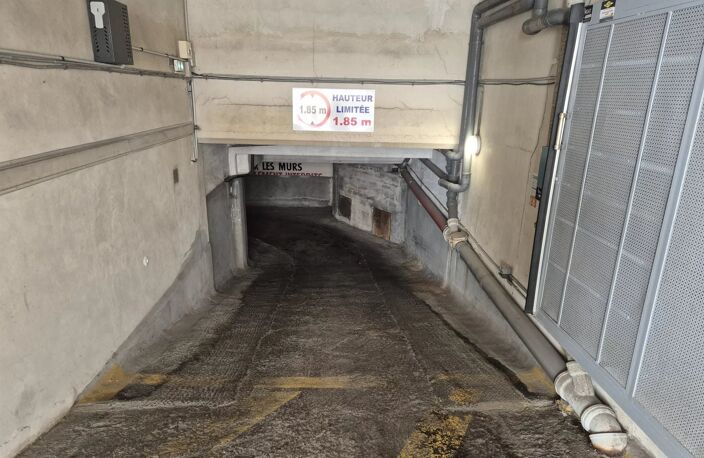 PARKING - RUE BOTTERO — photo 3