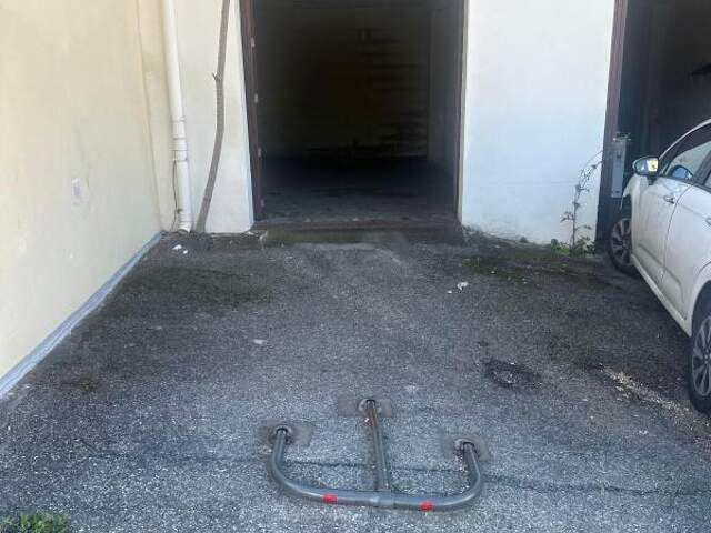 Box fermé + Place de stationnement privative / Village de Saint Jérome 13013 — photo du bien