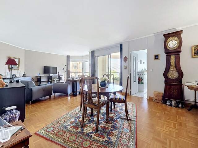 Appartement À Vendre — photo du bien