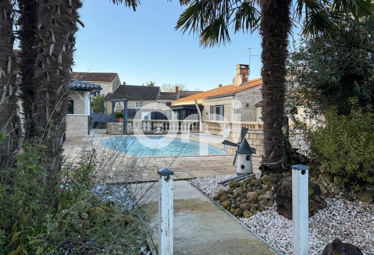 PROCHE SURGERES - Maison avec piscine et jacuzzi — photo 1