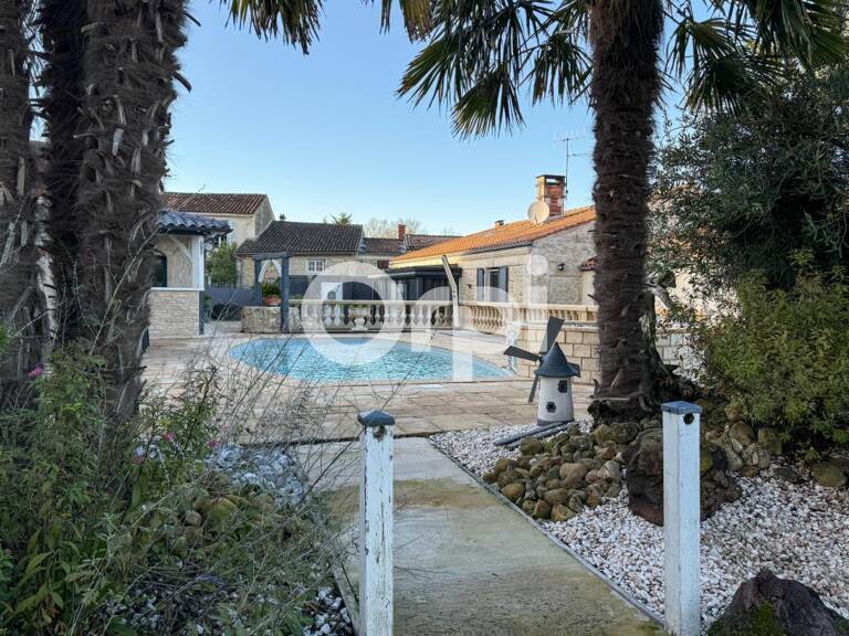 PROCHE SURGERES - Maison avec piscine et jacuzzi — photo 1