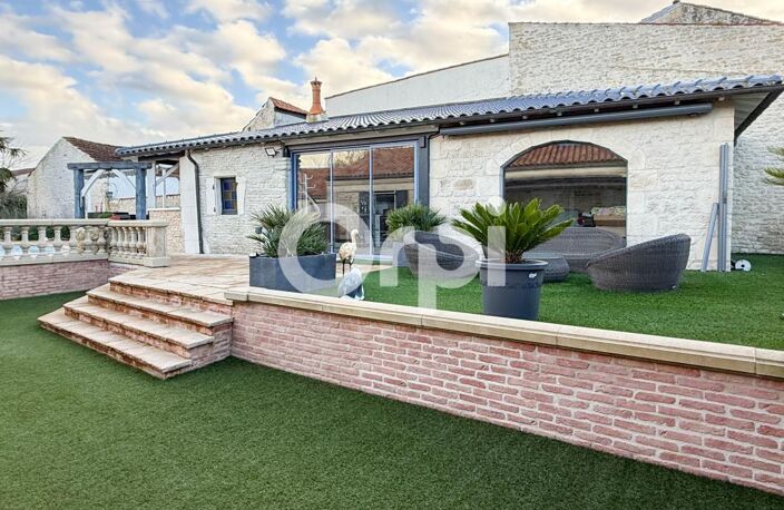 PROCHE SURGERES - Maison avec piscine et jacuzzi — photo 3