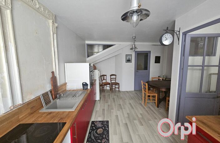Grande maison à rénover avec dépendances, atelier et jardin clos — photo 2