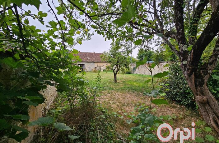 Grande maison à rénover avec dépendances, atelier et jardin clos — photo 5