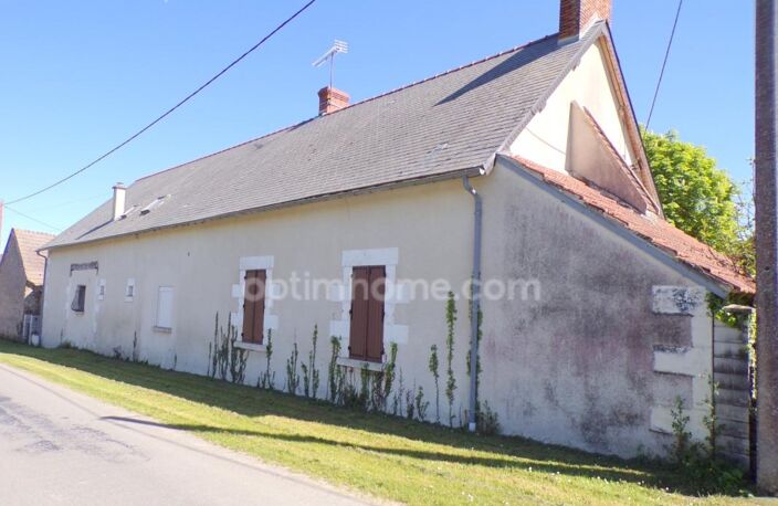 Au coeur du charmant village de Poulaines, une authentique longère de 6 pièces accompagnée de ses dépendances, offrant un cadre de vie paisible et un beau potentiel d'aménagement — photo 2