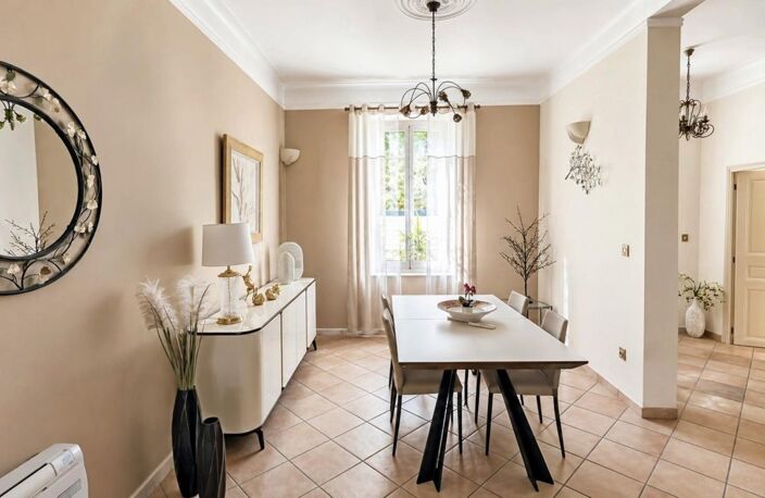 MIRAMAS (13) | Magnifique maison de ville T7 de caractère (4 chambres) de 150 m² sur terrain de 402 m² et stationnements privatifs — photo 4