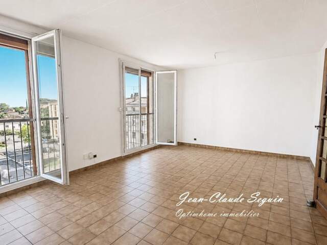 SALON DE PROVENCE (13) | appartement T3 (2 chambres) de 70 m² très lumineux — photo du bien
