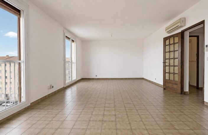 SALON DE PROVENCE (13) | appartement T3 (2 chambres) de 70 m² très lumineux — photo 3