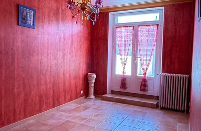 Maison de village, 300m², 10 chambres avec dépendances sur 3489m² de terrain 178 000 € — photo 4
