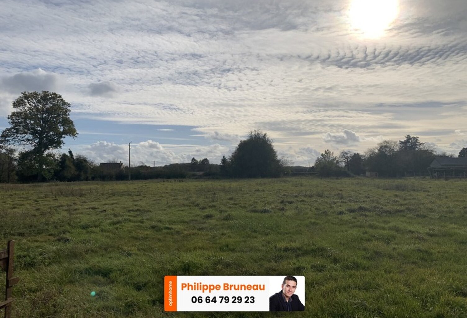 "1692 m² de Possibilités Infinies : Terrain d'Exception à Proximité de Conches en Ouche, Créez Votre Sanctuaire Personnalisé!" — photo 1