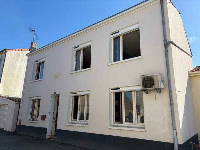 MAREUIL SUR LAY DISSAIS 85320 CALME ABSOLU AVEC TOUT A PIED MAISON A RAFRAICHIR AVEC GARAGE A PRIX FOU — photo du bien