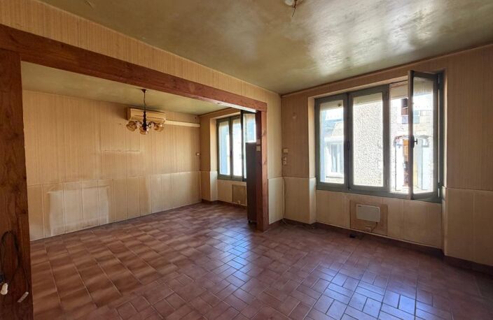 MAREUIL SUR LAY DISSAIS 85320 CALME ABSOLU AVEC TOUT A PIED MAISON A RAFRAICHIR AVEC GARAGE A PRIX FOU — photo 2