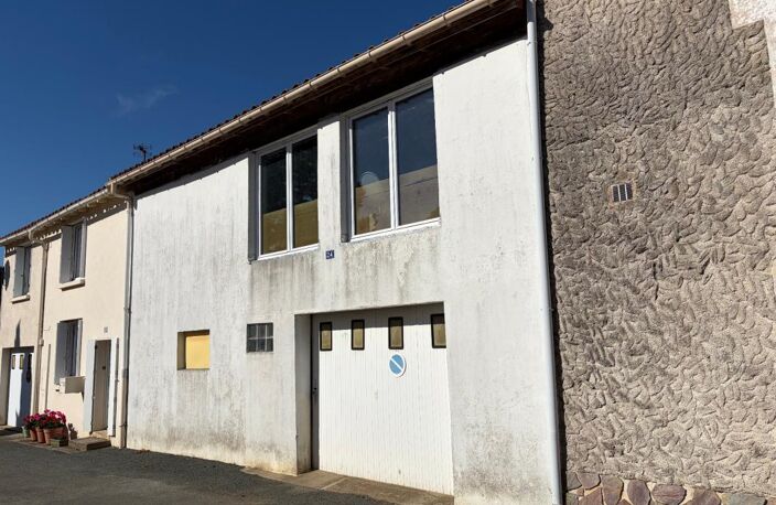 MAREUIL SUR LAY DISSAIS 85320 CALME ABSOLU AVEC TOUT A PIED MAISON A RAFRAICHIR AVEC GARAGE A PRIX FOU — photo 3