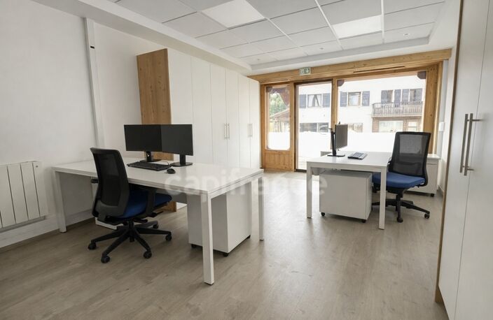 A Vendre : Local pour activité professionnelle ou bureaux au coeur du Grand Bornand - Emplacement stratégique dans une station dynamique — photo 3