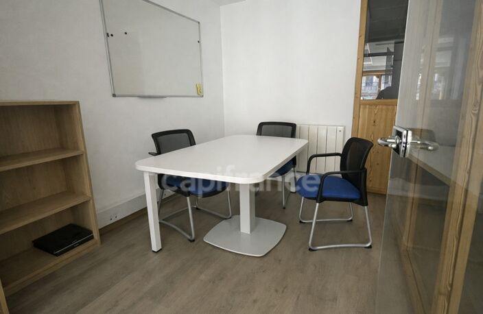 A Vendre : Local pour activité professionnelle ou bureaux au coeur du Grand Bornand - Emplacement stratégique dans une station dynamique — photo 4
