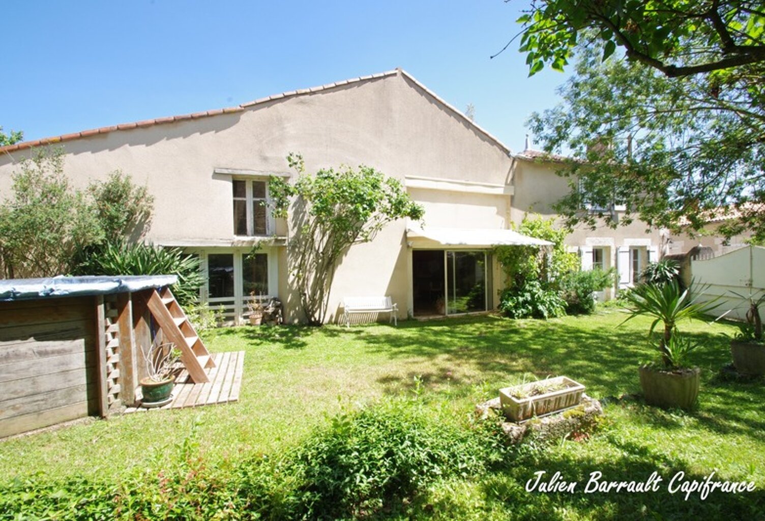 Maison en pierre de 186,64 m² avec 3 chambres rénovée en 1999 sur un terrain de 413 m² — photo 1