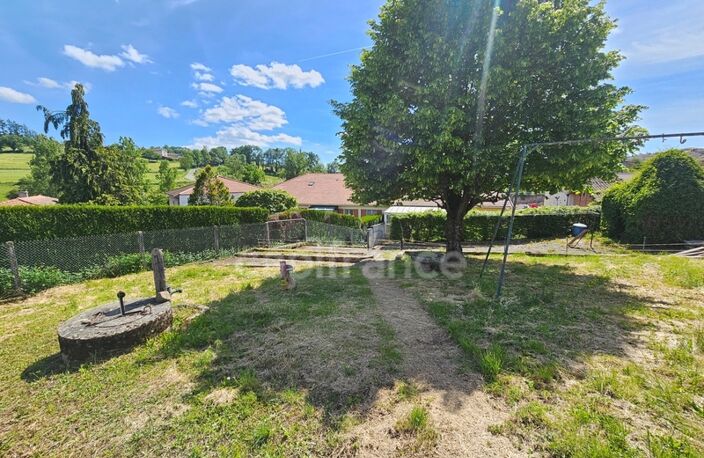 Maison à vendre 8 pièces avec sous-sol garage et dépendances et jardin de 1000 m² CHAMBOST LONGESSAIGNE (69) — photo 2