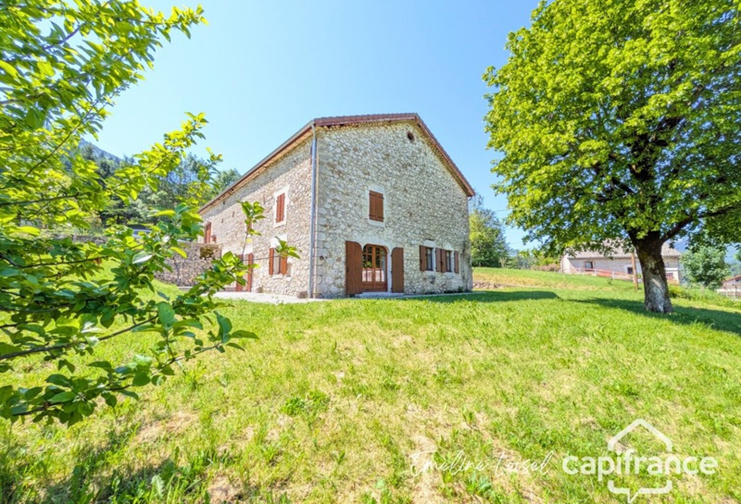 Maison en pierre de 164 m2 - 5 chambres - Jardin - Grange de 200m² - Saint Martin en Vercors (26420) — photo 1