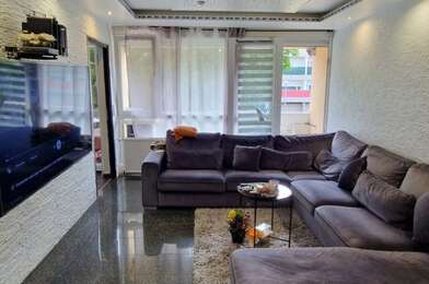 Appartement 5 pièces 1200 €