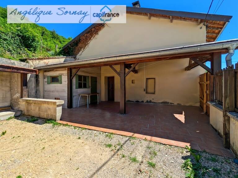 À 10 min de Saint-Amour – Maison de village 103 m² avec 3 chambres et combles aménageables --  Montrevel Morges (39320), secteur Jura — photo 1