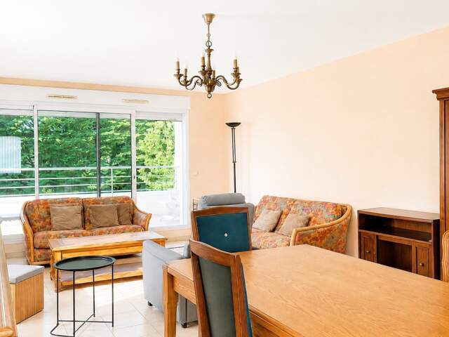 Appartement à vendre 4 pièces VANNES (56) avec deux garages — photo du bien