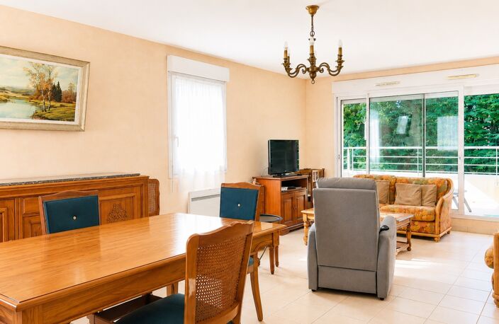 Appartement à vendre 4 pièces VANNES (56) avec deux garages — photo 3