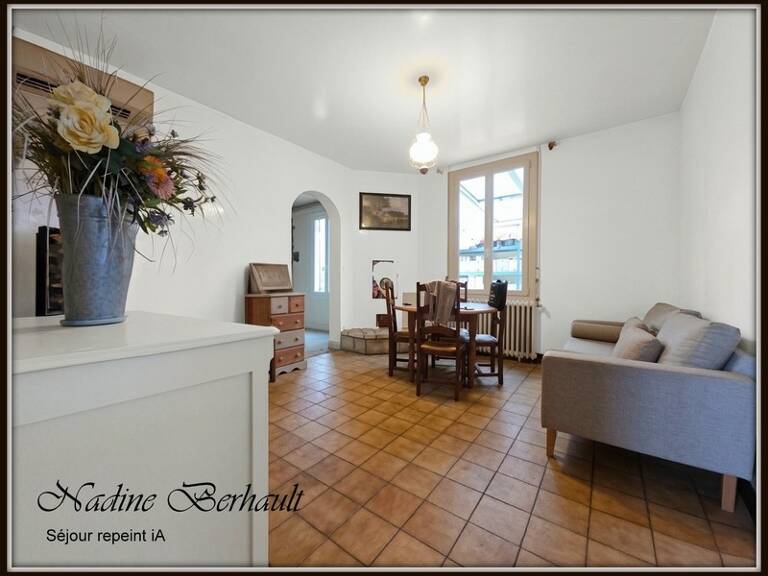 Maison Amilly 45, maison RDC à rénover - appartement et local commercial loué, terrain arboré de 1 538 m².entièrement clos.Centre ville pour famille artisans ou marchand — photo 1