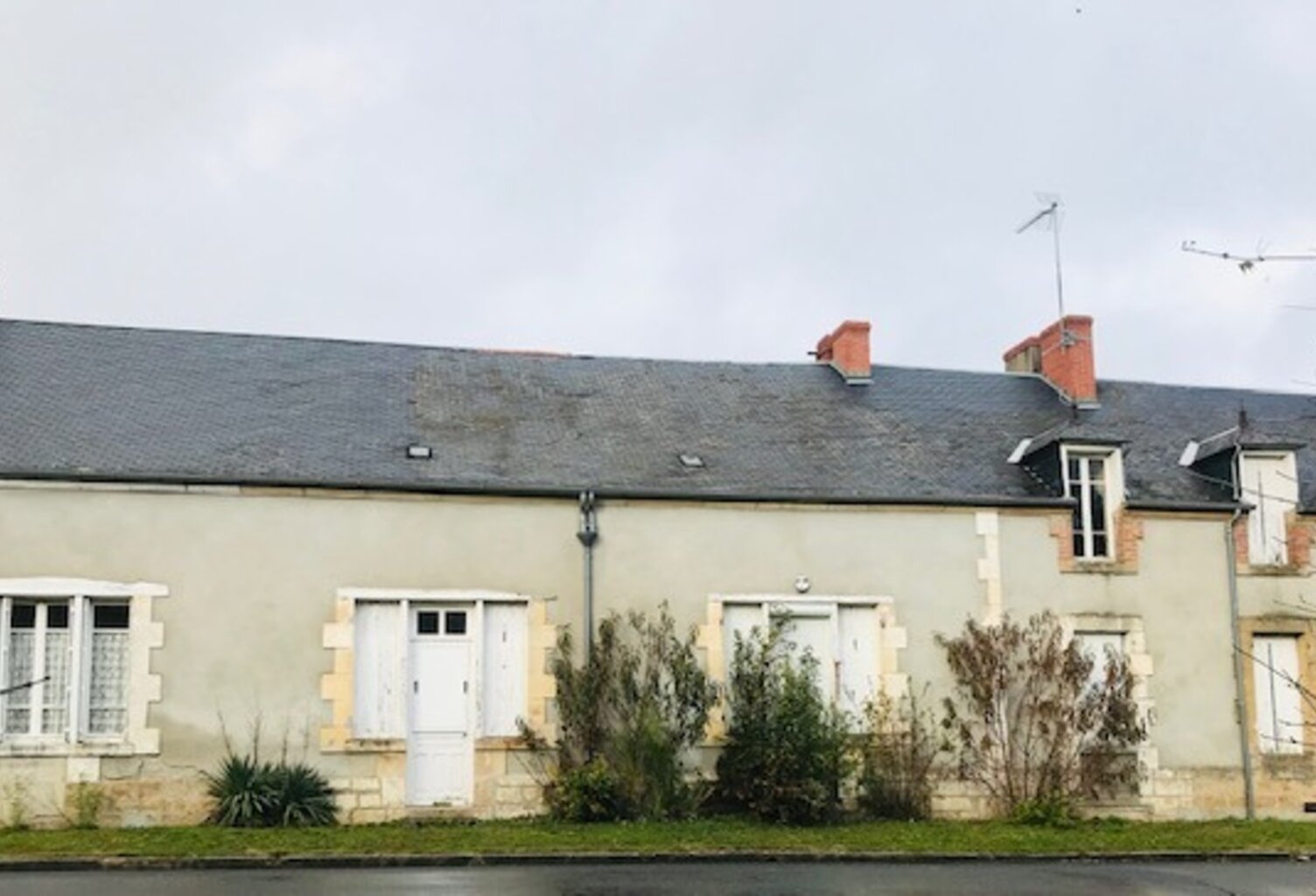 Dpt Cher (18), à vendre Grande Maison à rénover — photo 1