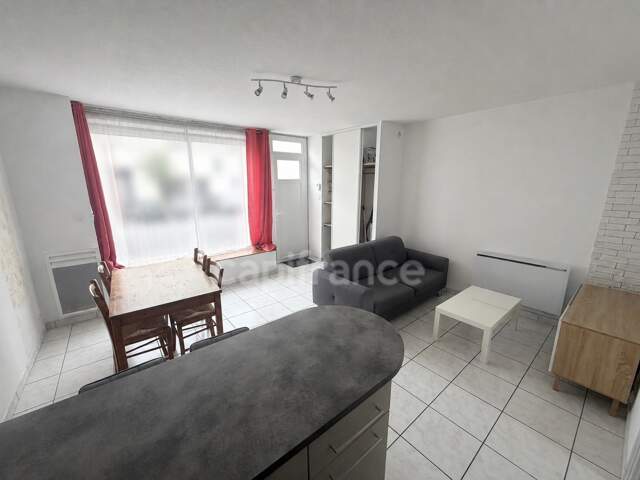 EXCLUSIVITÉ - Appartement à vendre 2 pièces CARHAIX PLOUGUER (29) — photo du bien