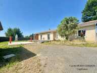 Maison de plain-pied, 4 chambres, double garage et jardin — photo 2