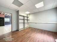 Agen, sortie nord, local  de 353 m² sur deux niveaux avec espace de stockage et bureaux — photo 3