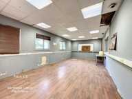 Agen, sortie nord, local  de 353 m² sur deux niveaux avec espace de stockage et bureaux — photo 4