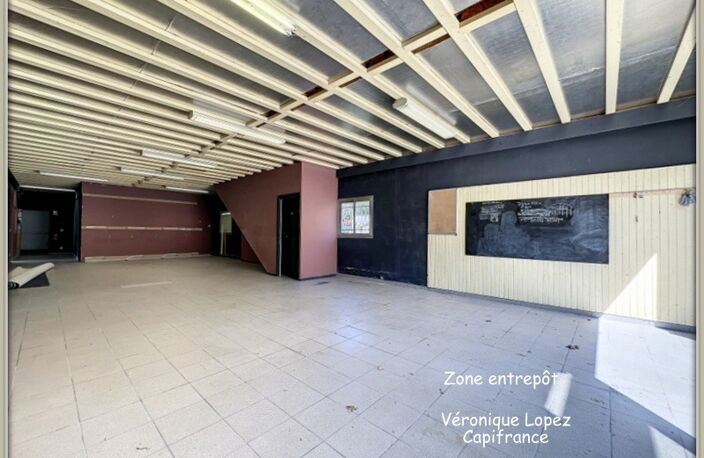 Agen, sortie nord, local  de 353 m² sur deux niveaux avec espace de stockage et bureaux — photo 5