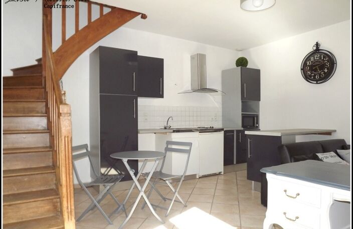 Maison à vendre + Appartement en location - Centre historique de MONTAIGU (85) — photo 3