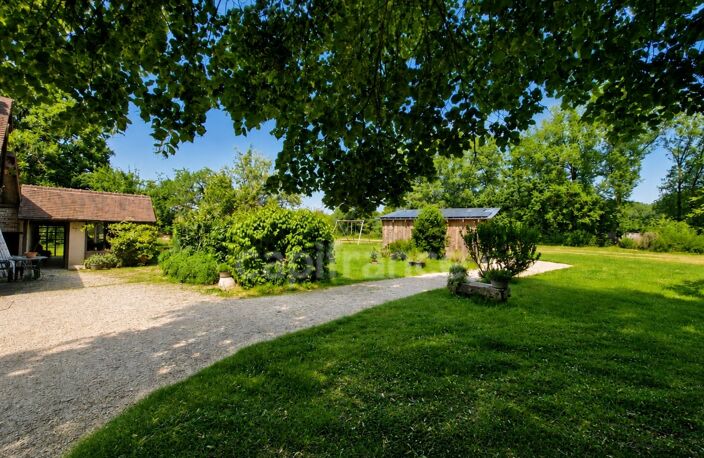 Propriéte à vendre 6 pièces 175M2 BERULLE (10), 13283 M2 de terrain, 4 chambres, Cuisine equipée, carport 2 voitures avec branchement pour voiture électrique — photo 3