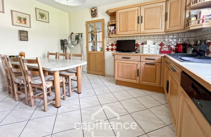 Maison familiale de 128 m² avec jardin, en parfait état, 4 chambres et sous-sol total à Champigny-sur-Marne — photo 5