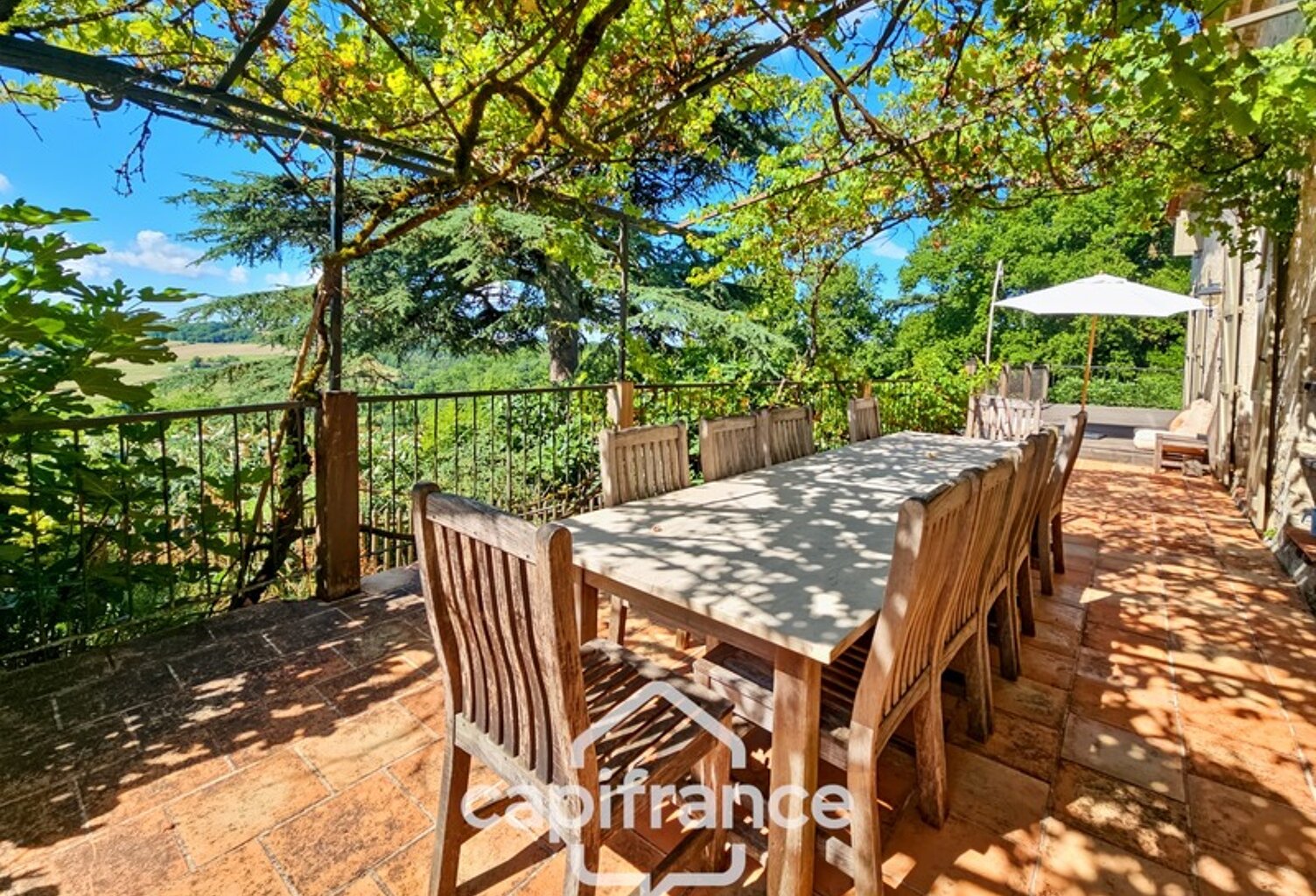 Domaine d’exception de 1,7 hectare – 470 m² habitables – Jusqu’à 20 couchages – Roulotte aménagée – Piscine – Parc arboré aux arbres centenaires — photo 1