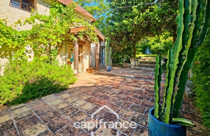 Domaine d’exception de 1,7 hectare – 470 m² habitables – Jusqu’à 20 couchages – Roulotte aménagée – Piscine – Parc arboré aux arbres centenaires — photo 2