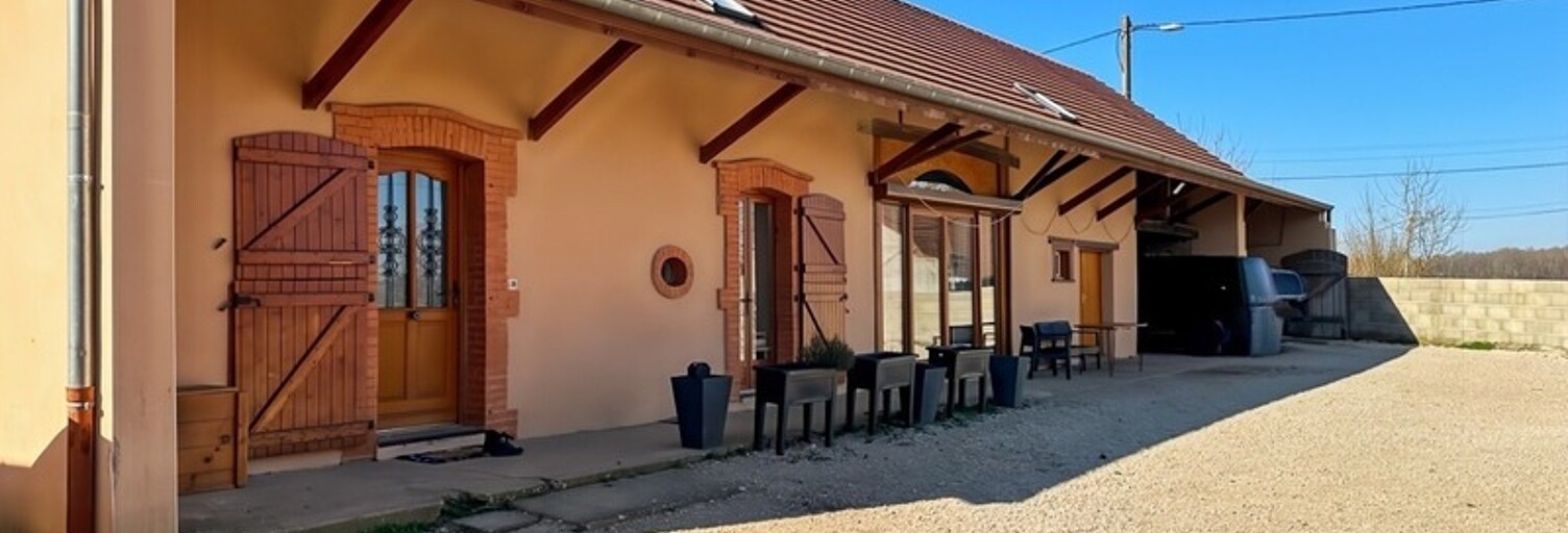 Maison 8 Pièces 222 m² à vendre à Bletterans (39140)