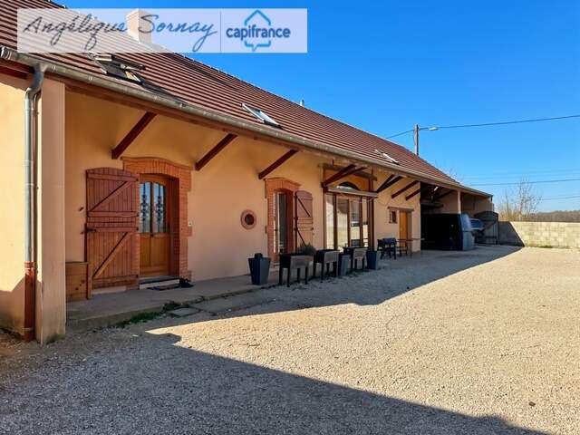 Sur la commune de Rye – Belle propriété familiale avec dépendances et maisonnette indépendante — photo du bien