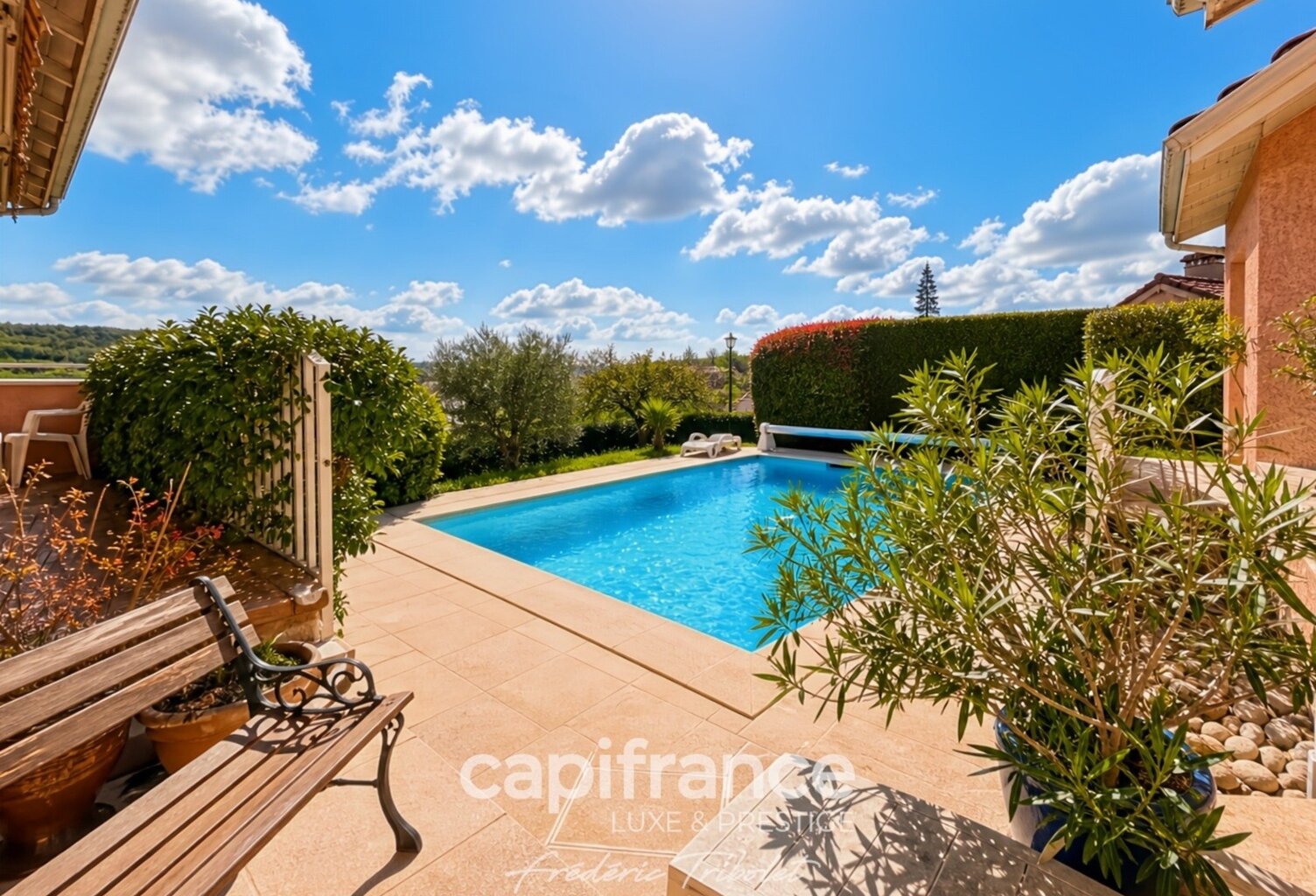 Maison familiale avec piscine et vue dégagée à Châtillon-d’Azergues — photo 1
