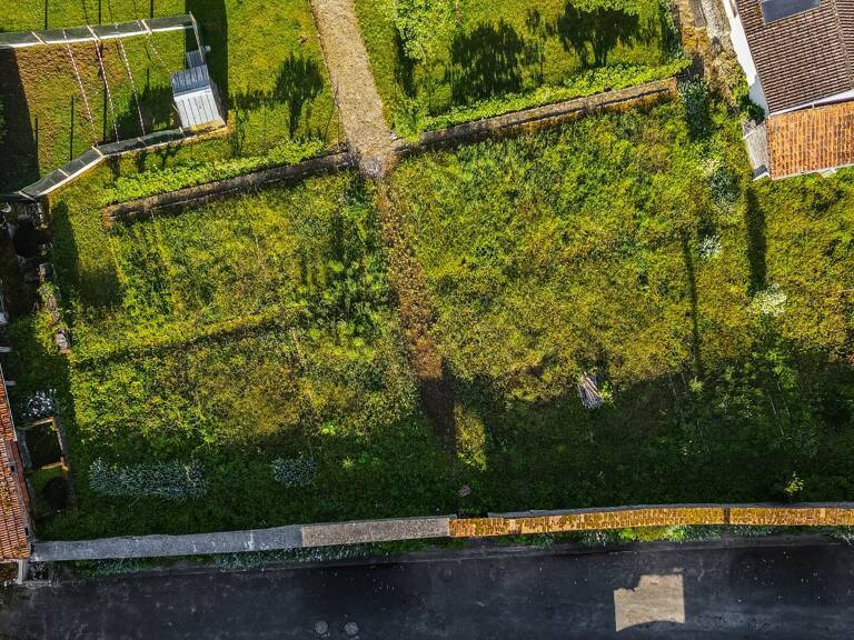 Terrain à vendre  IS SUR TILLE (21) sur une parcelle de plus de 800 m² avec permis d'aménager — photo 1