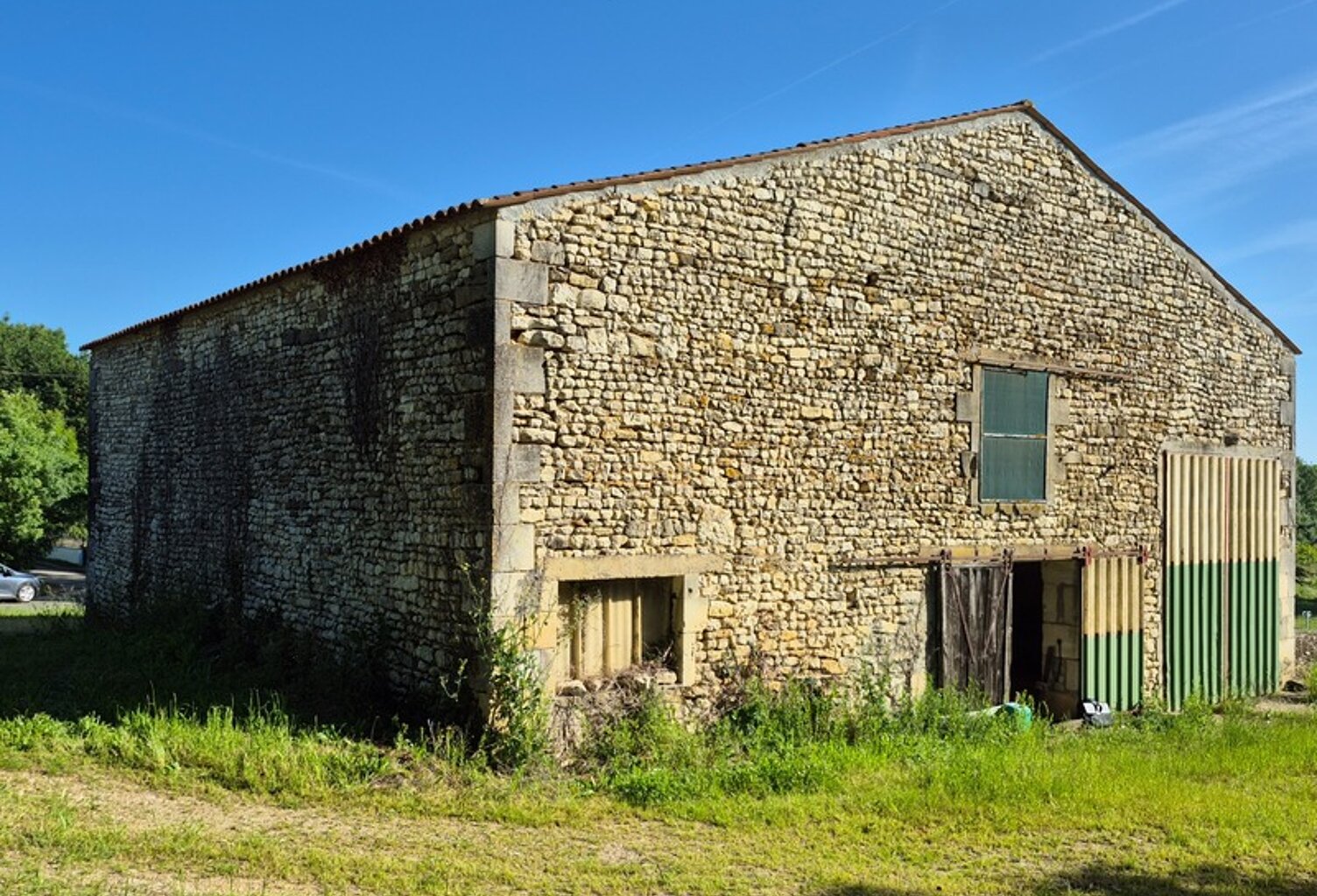 Grange agricole 170 m² avec terrain – Saint-Coutant-le-Grand 17430 — photo 1