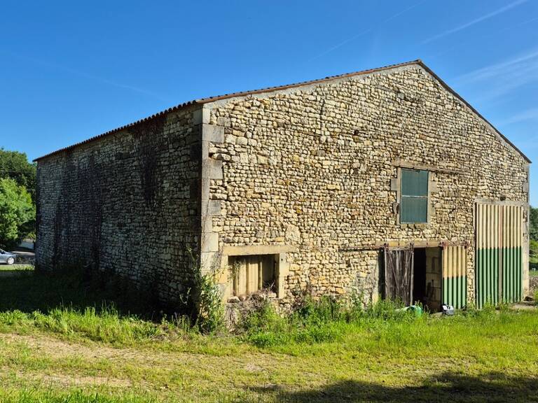 Grange agricole 170 m² avec terrain – Saint-Coutant-le-Grand 17430 — photo 1
