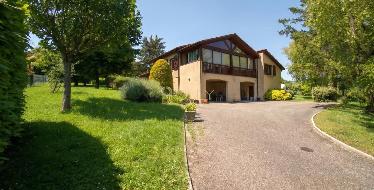Poleymieux-au-Mont-d'Or-Maison- 116m²-4 pièces — photo 1